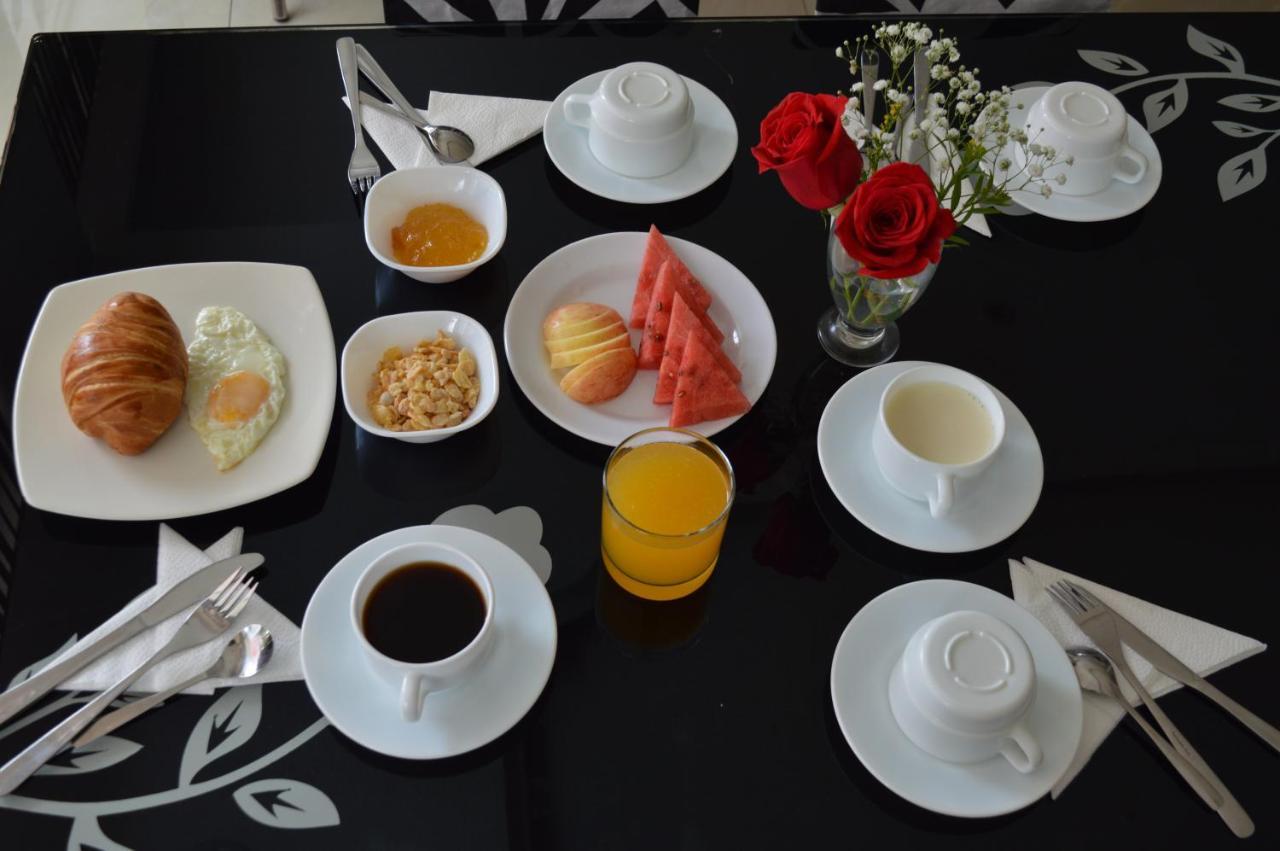 Hotel Lottus กีโต ภายนอก รูปภาพ