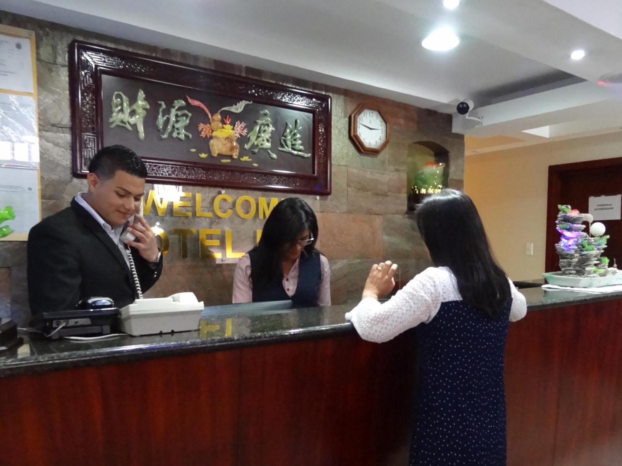Hotel Lottus กีโต ภายนอก รูปภาพ