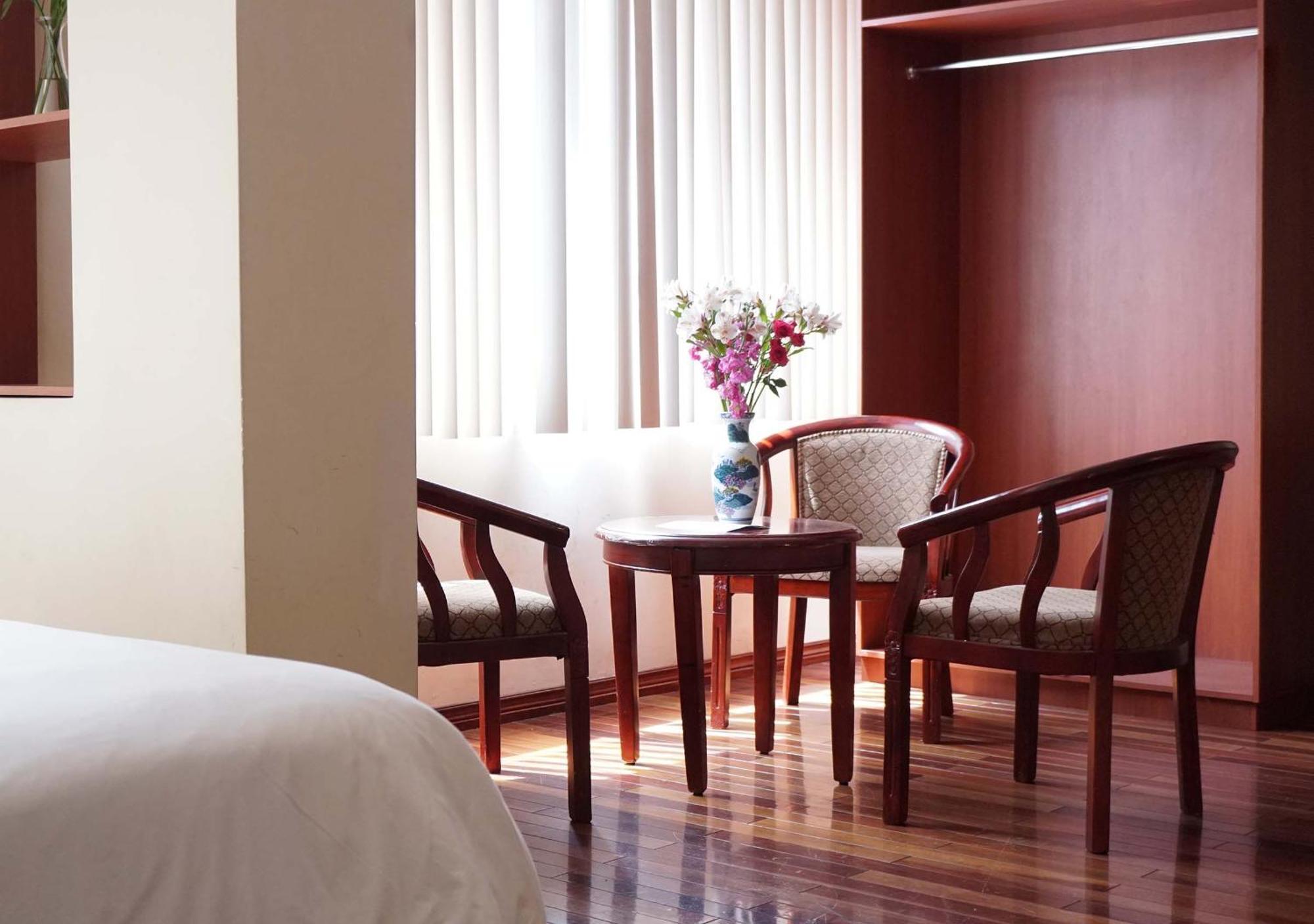 Hotel Lottus กีโต ภายนอก รูปภาพ