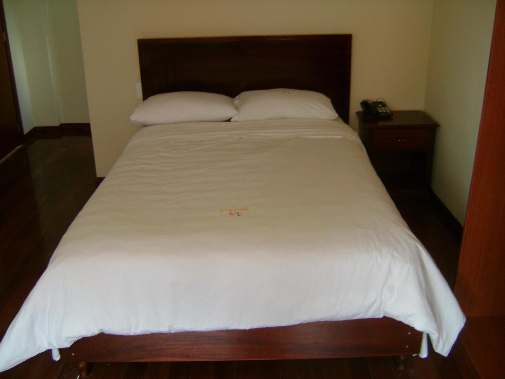 Hotel Lottus กีโต ภายนอก รูปภาพ