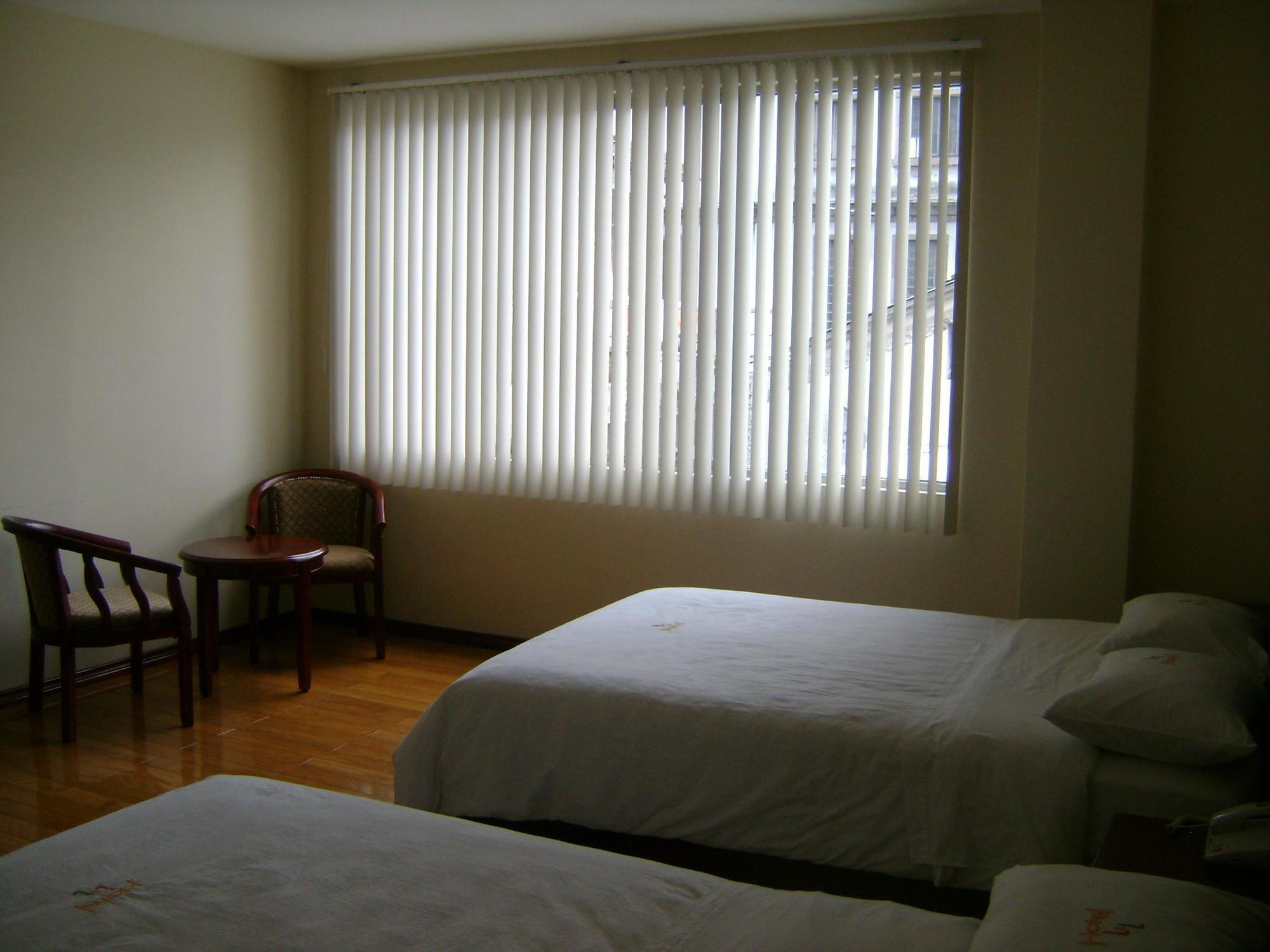 Hotel Lottus กีโต ภายนอก รูปภาพ