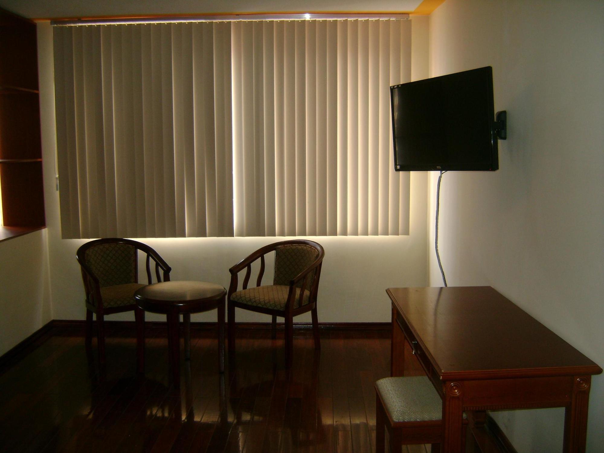 Hotel Lottus กีโต ภายนอก รูปภาพ
