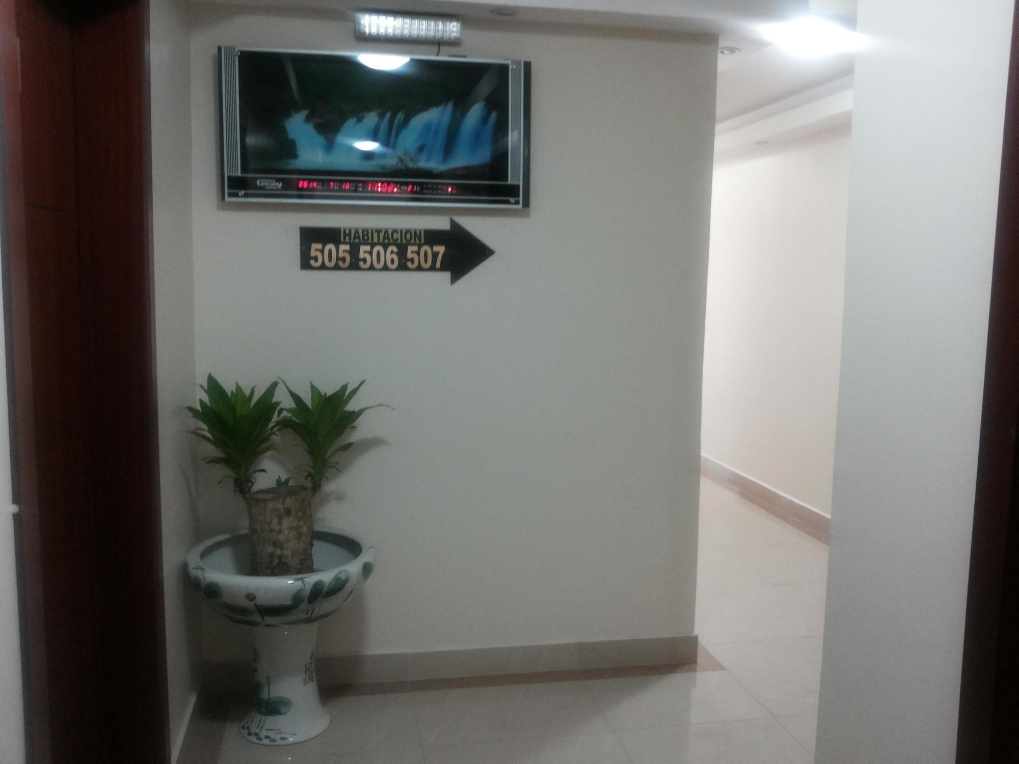 Hotel Lottus กีโต ภายนอก รูปภาพ