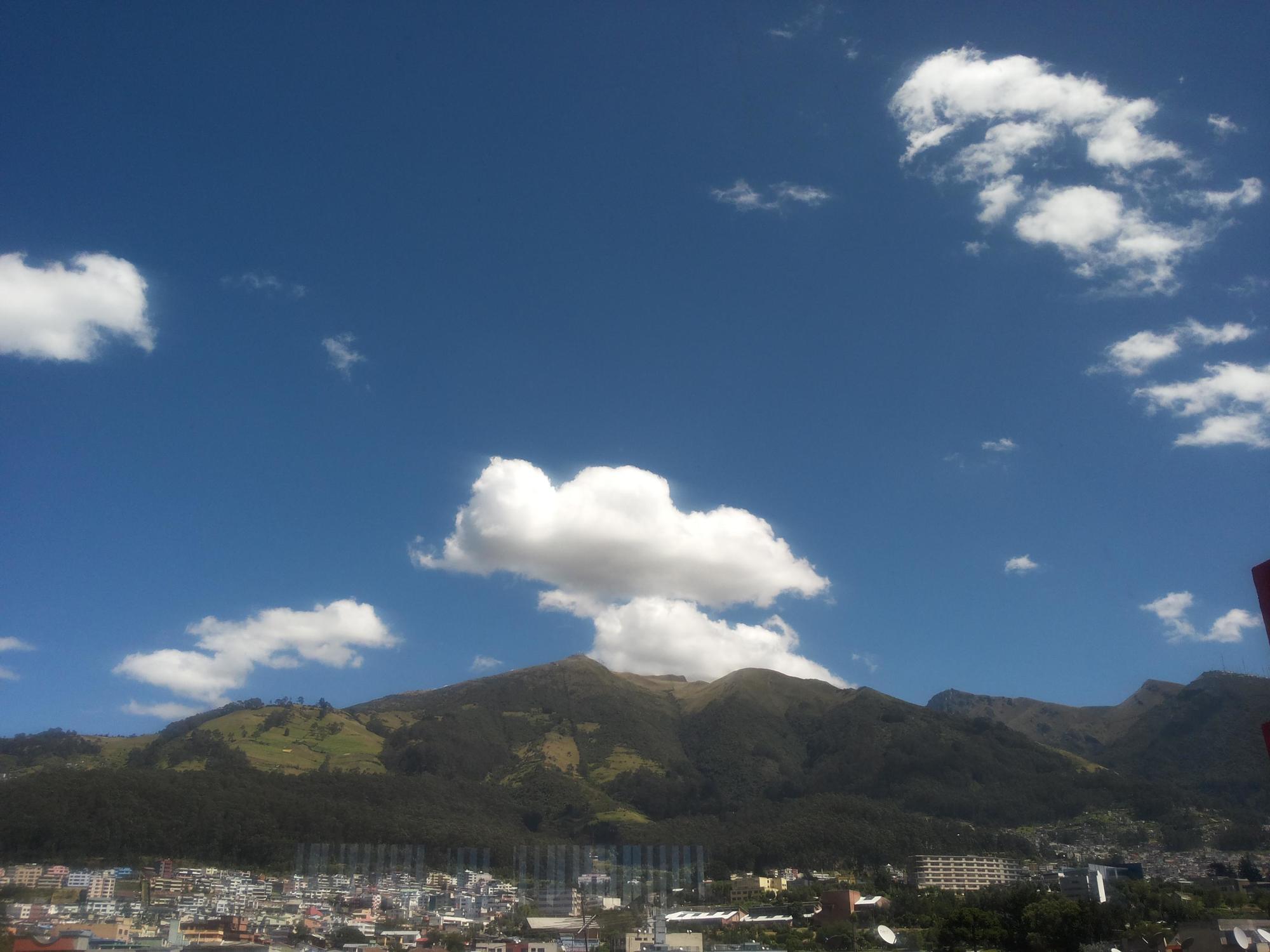 Hotel Lottus กีโต ภายนอก รูปภาพ