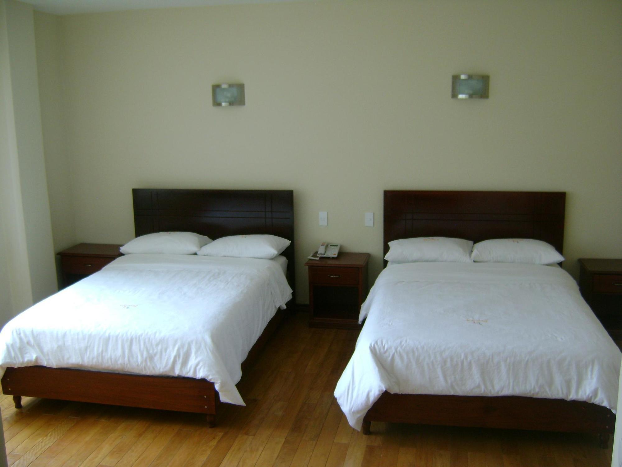 Hotel Lottus กีโต ภายนอก รูปภาพ